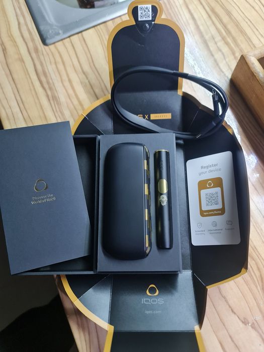 IQOS ILUMA i Seletti Limited Edition Personalizat Leu