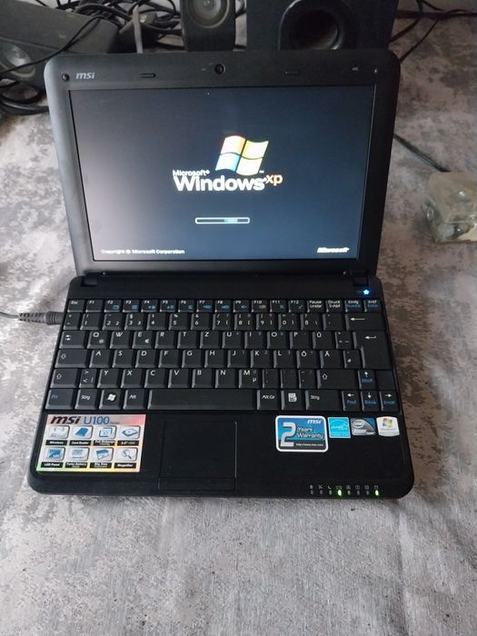 Vând 2 laptopuri unu mic și unu mare