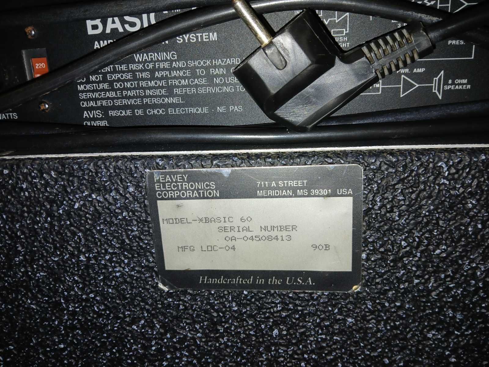 Продавам кубе за бас китара PEAVEY BASIC 60