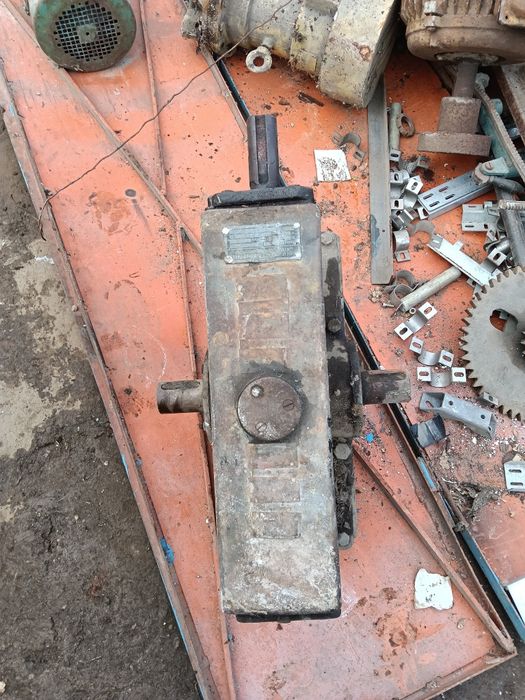 Reductor forță raport 53 la 1/2