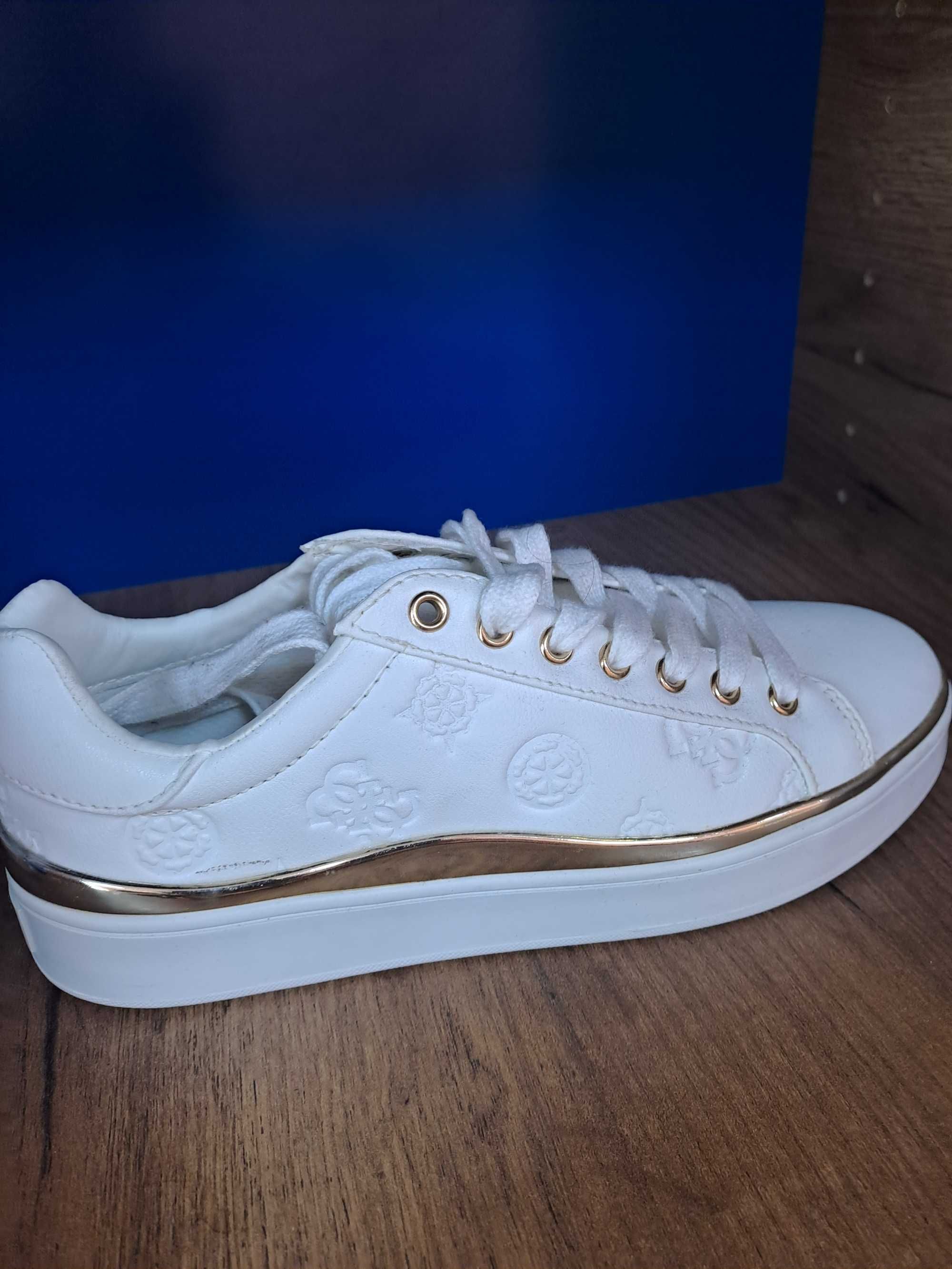 Дамски сникърси Guess