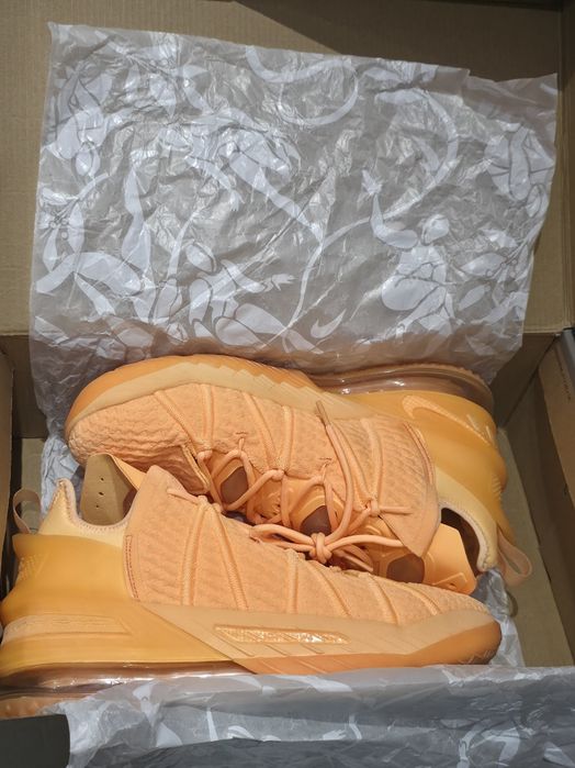 43н. Чисто нови!! Оригинални Nike Lebron XVIII!! Melon tint!