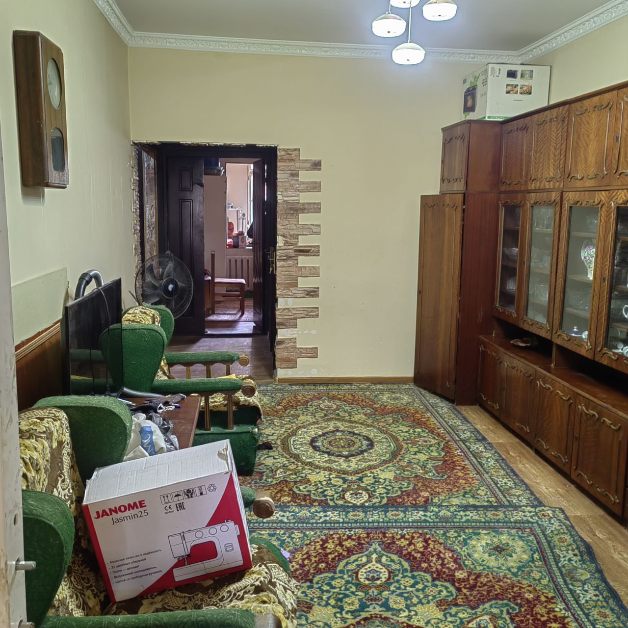 Продаётся Срочно!!2/3/5 Тузель 1,Дока хлеб,два балкона