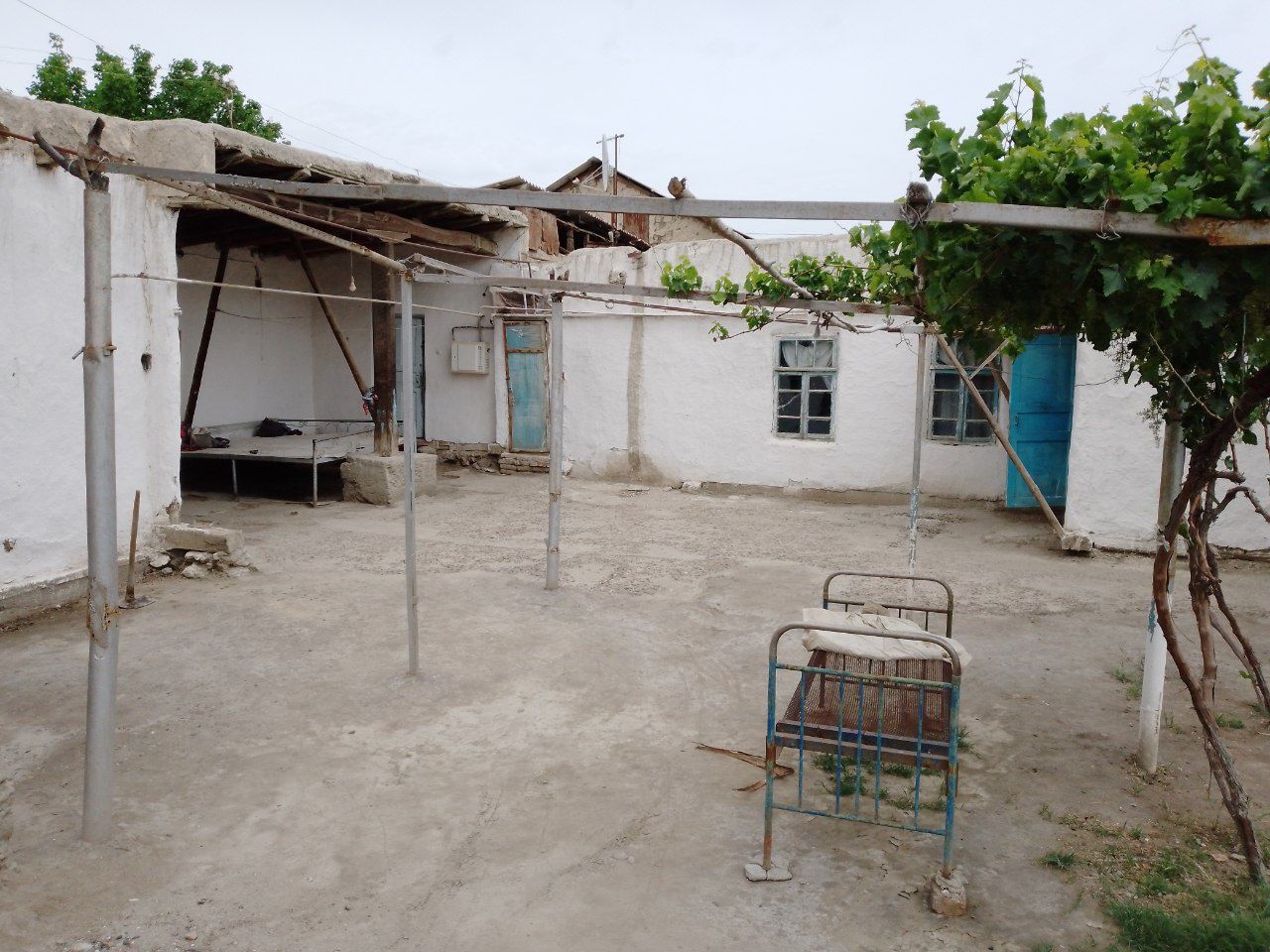 Uchastka sotiladi