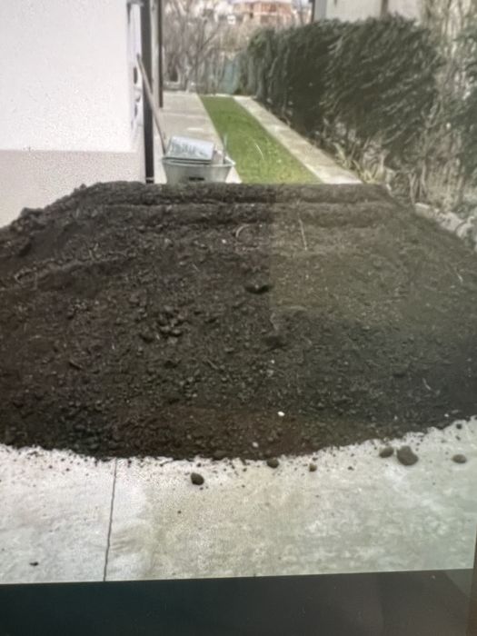 Nisip, pamant vegetal de vanzare