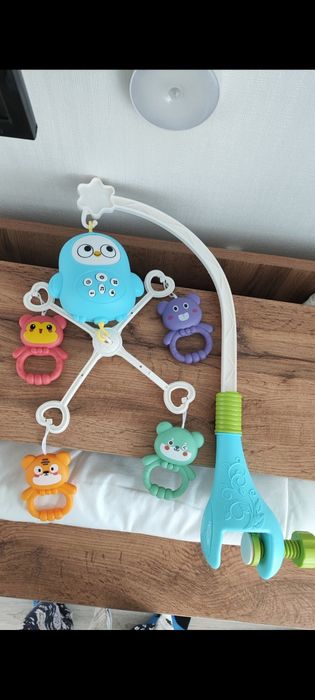 Продам переноску, игрушки, шезлонг, соску