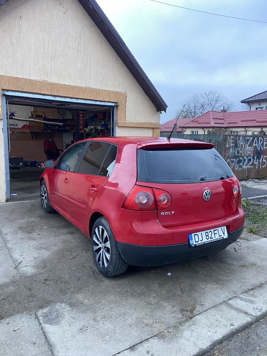 Vand golf 5 1.6 benzina