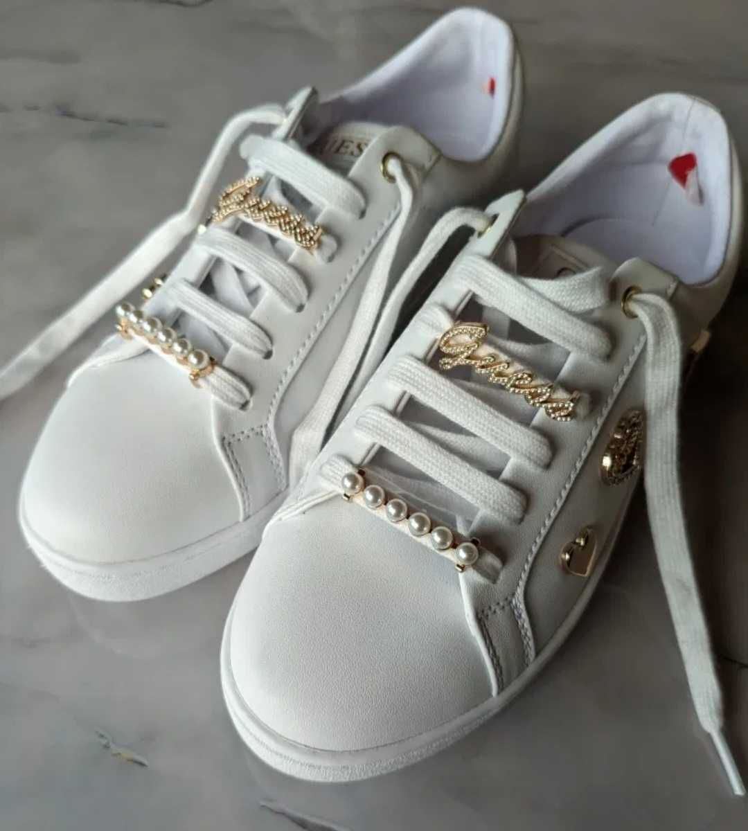 Маратонки Guess Англия