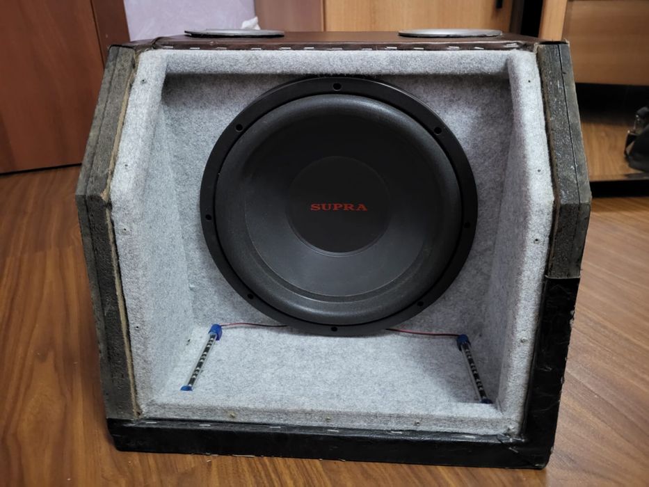 Продам короб с динамиком