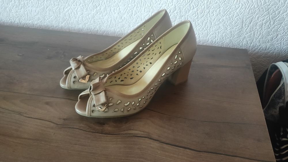 Женские туфли  кожаные