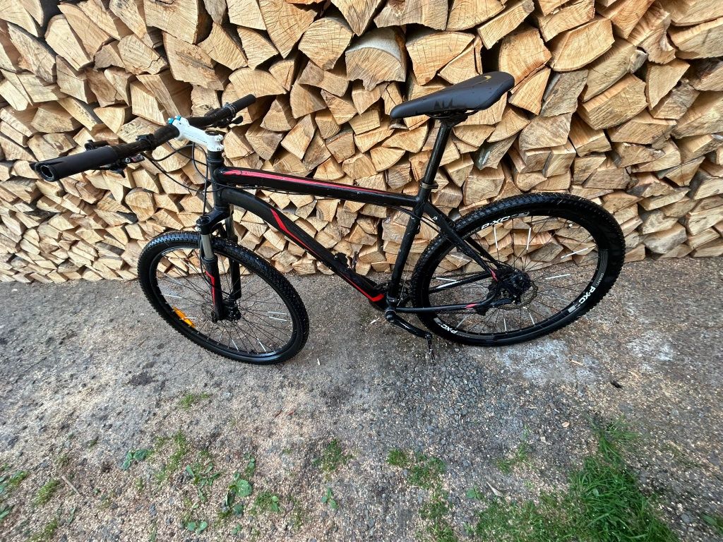 Vând bicicleta Specialized Hardrock Sport