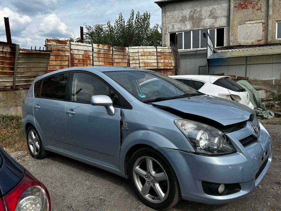 Toyota Corolla Verso 2008 на части