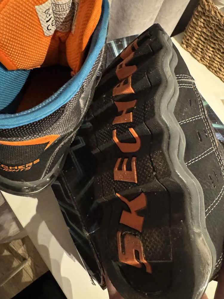 Зимни Детски ботуши skechers 32 размер светещи