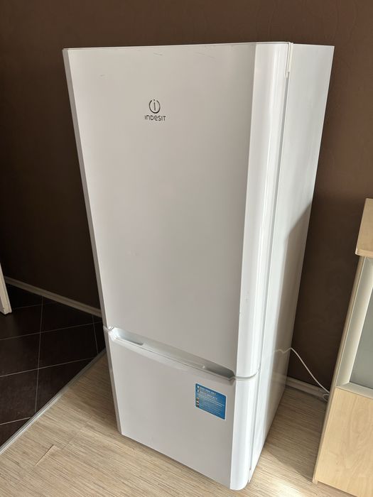 Хладилник индесит