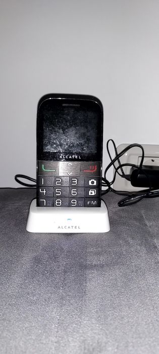 Vând 2 telefoane,unul este nou,fiecare la prețul de 30 ron