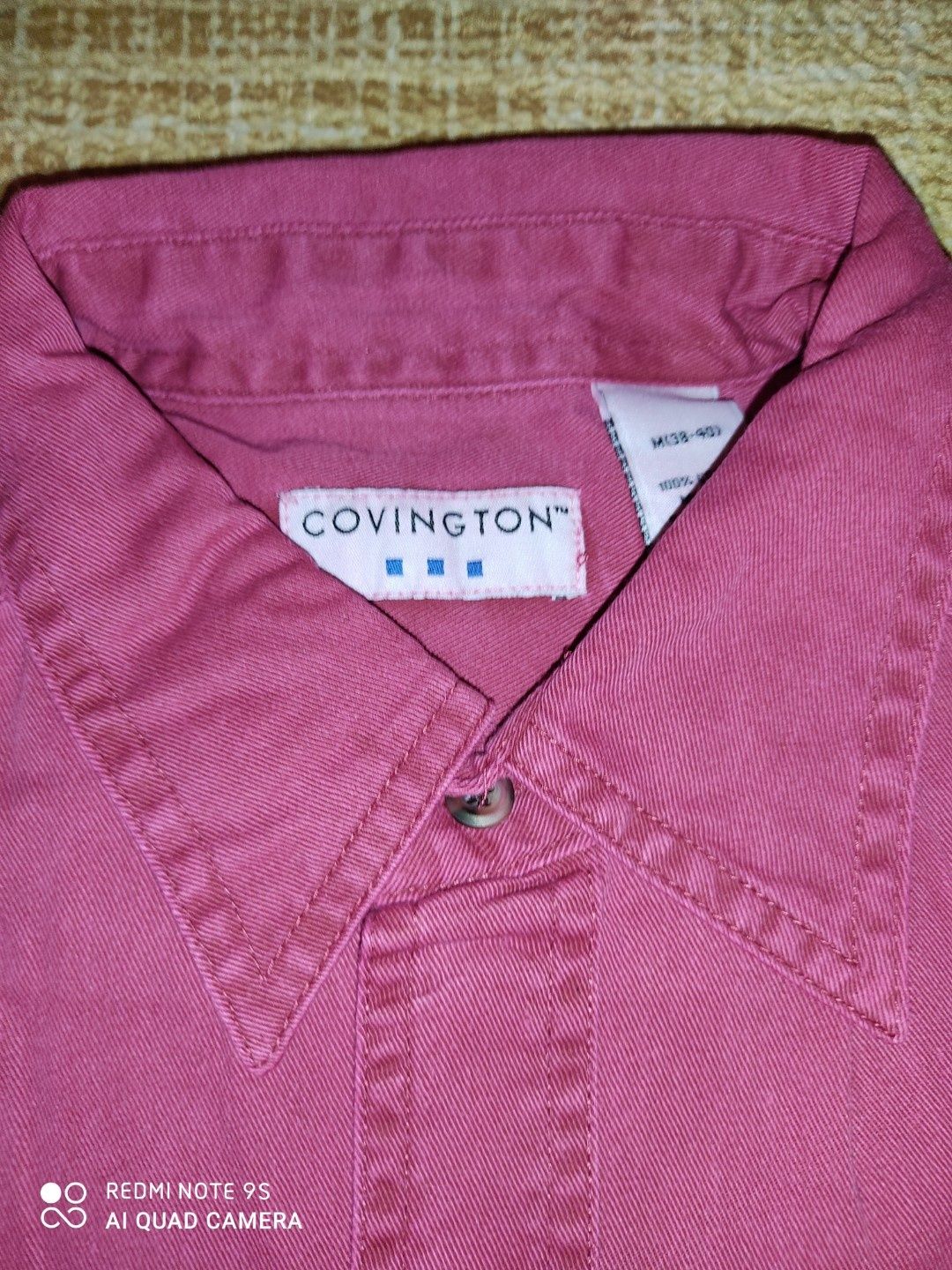 Шорты фирменные Armani (оригинал) и Красная джинсовая рубашка.