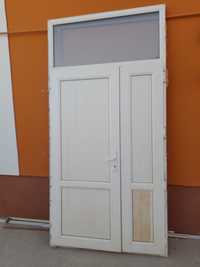 Продам двухстворную дверь Akfa plast