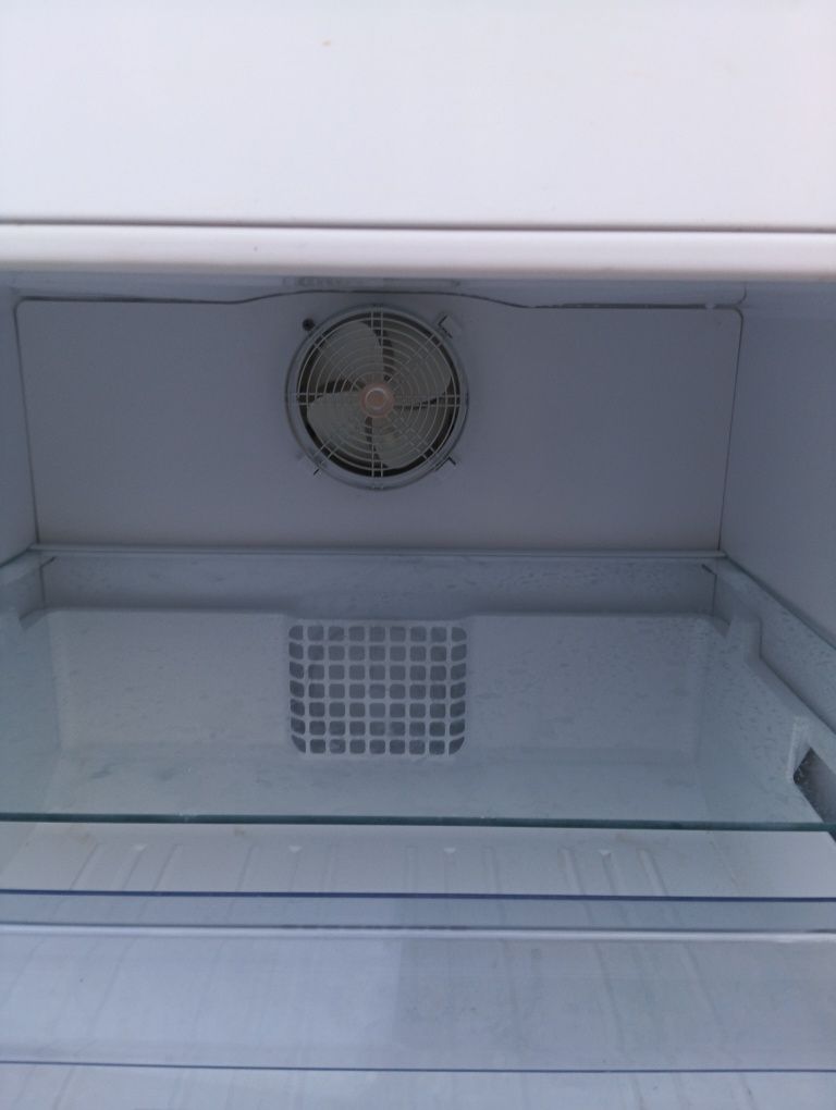 Хладилник BEKO 70 см. За ремонт /части.