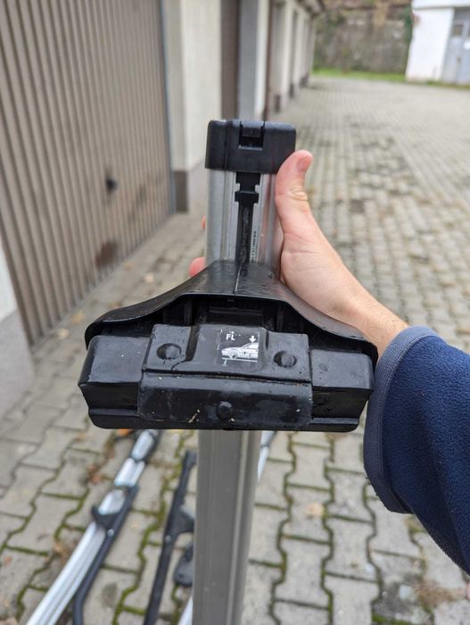 Bare Thule Aero Bars cu sistem de prindere 754