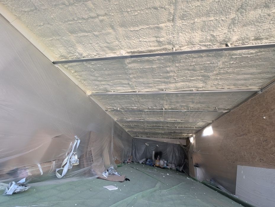 Izolează-ți casa vara cu spuma poliuretanica, ca să scapi de căldură!