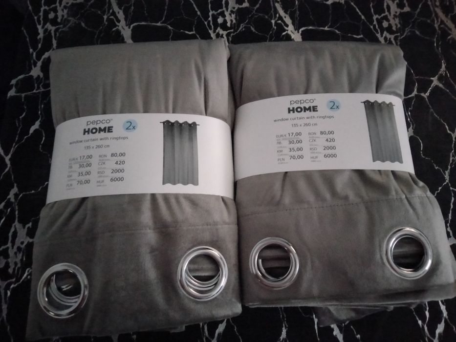 Vand draperii culoarea gri