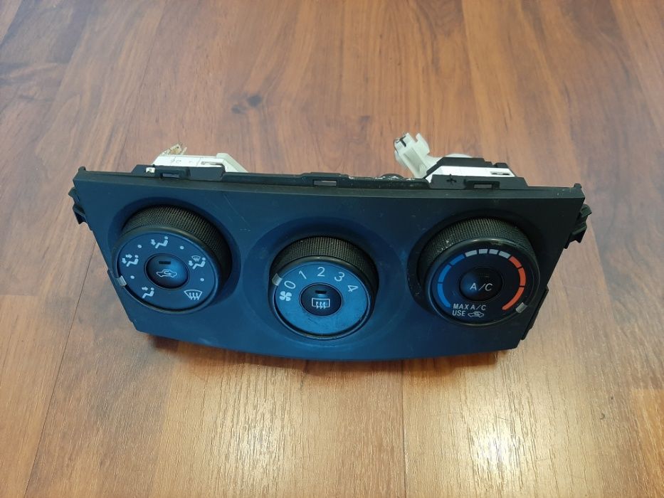 Продам Блок управления климат-контролем Toyota Corolla E150