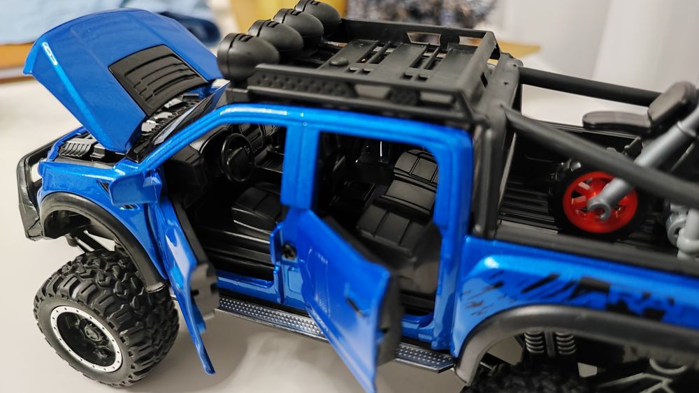 Macheta auto jucărie Ford Raptor, metalica, noua, scara 1:28