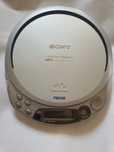 Sony WALKMAN CD MP3 player D-NF 611