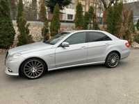 Mercedes-Benz E220 CDI BlueEFFICIENCY Avantgarde W212