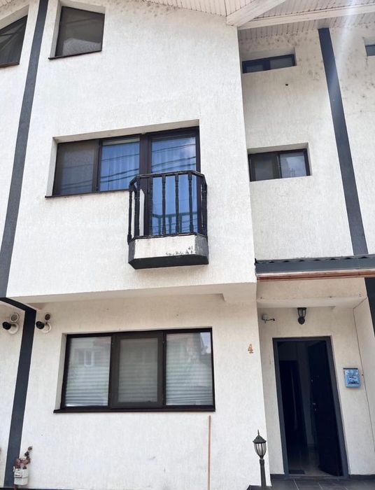 Casa de inchiriat 4 camere, 3 bai, Provis Glina