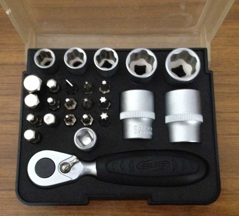 Компактный комплект инструментов для обслуживания велосипеда