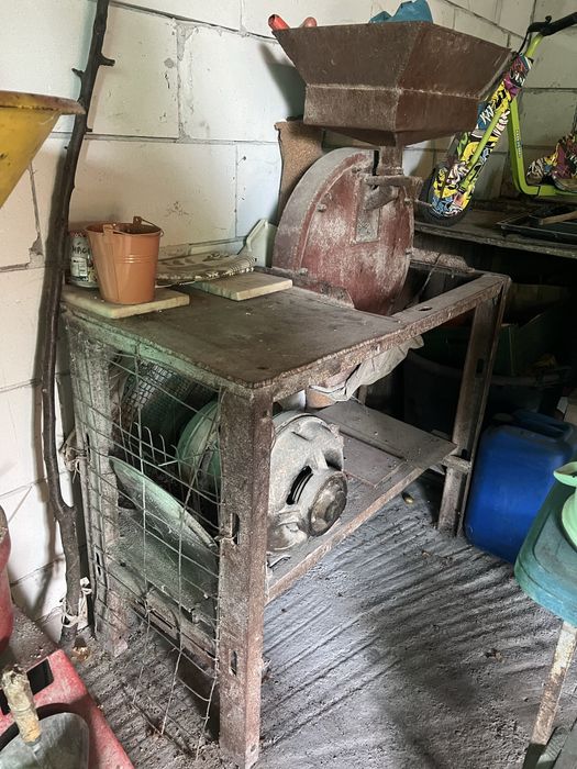 Moara macinat cereale cu motor trifazic(cu sau fara știulete)