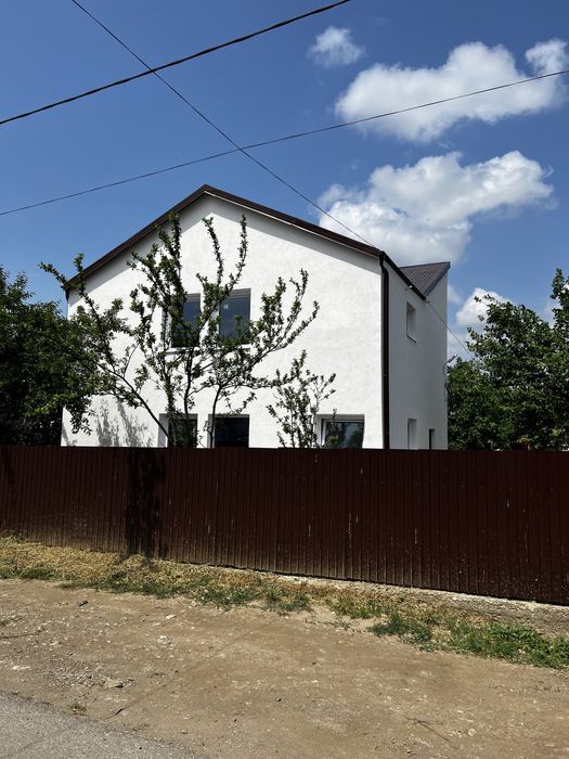 Vand casa, hala si teren 2000mp