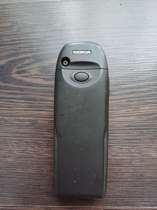 Nokia Model 6310i със зарядно устройство
