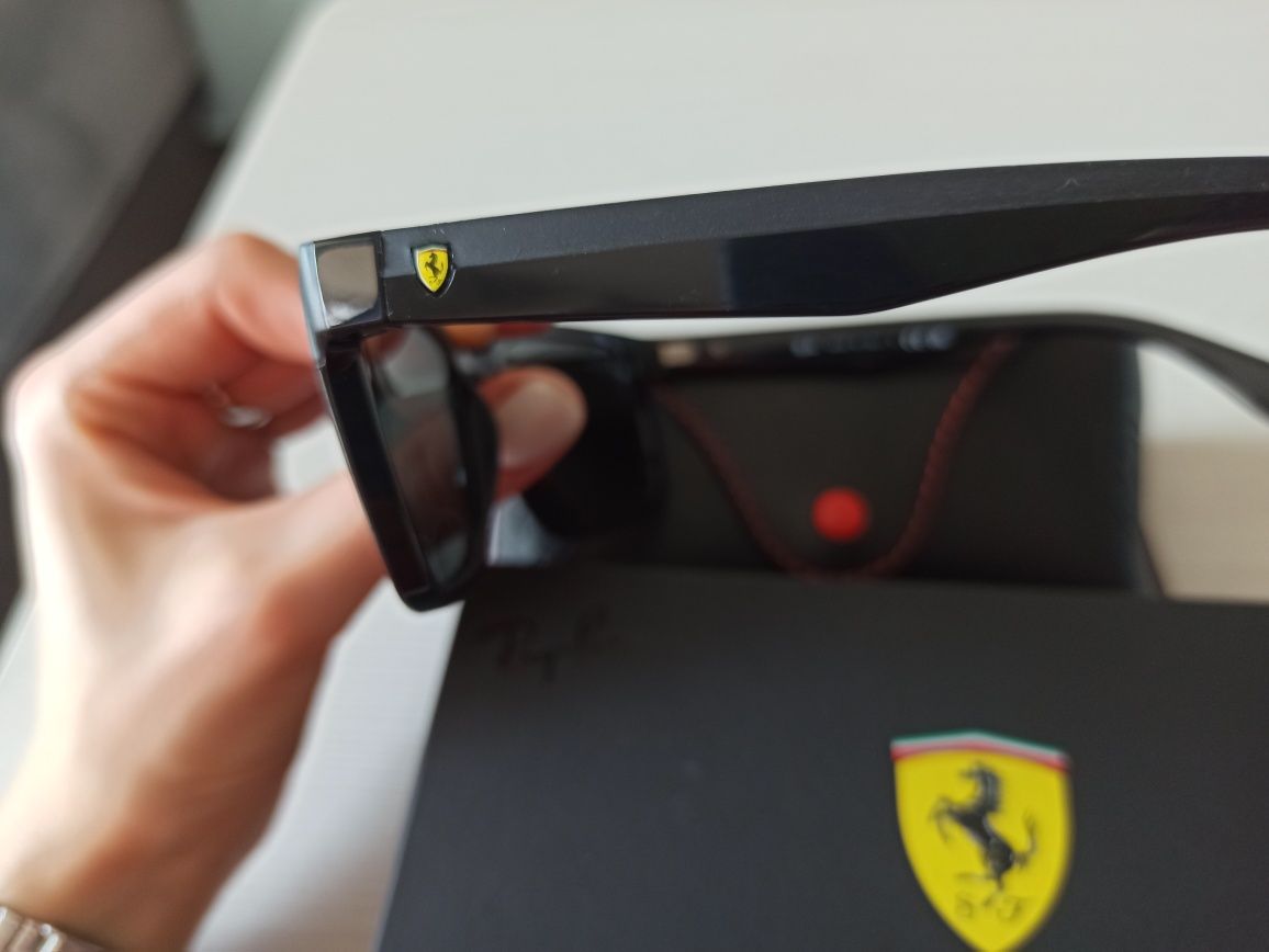 Слънчеви очила RayBan Ferrari