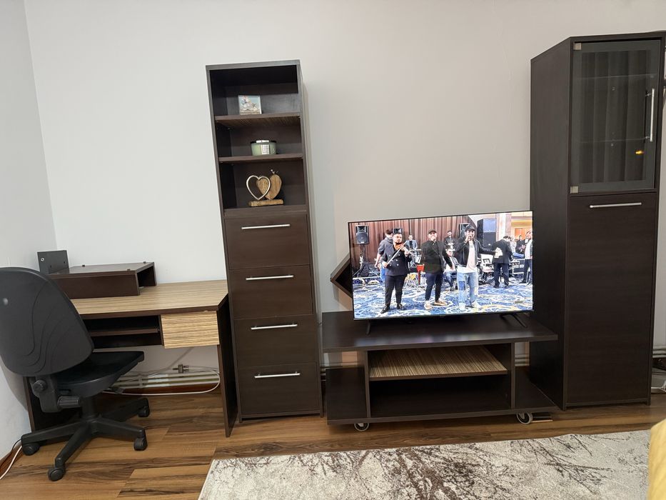 De vanzare Mobila living + scaun / o canapea pe care o donez