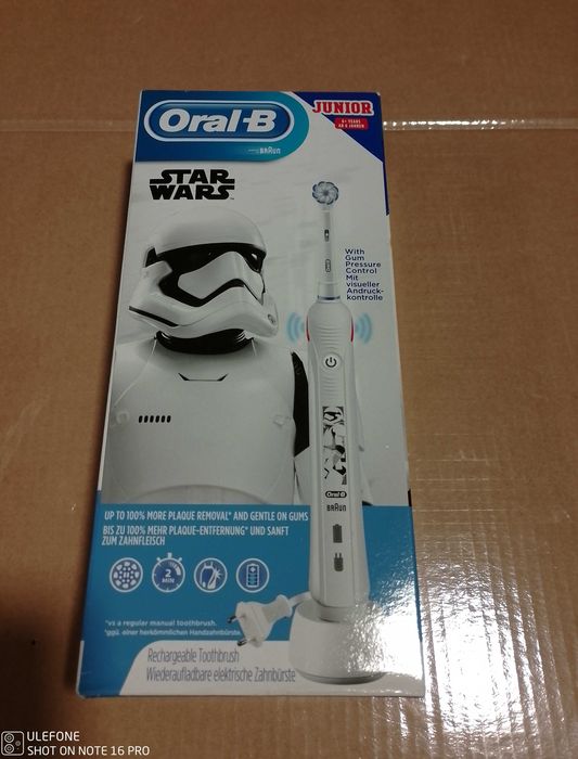 Periuta de dinti Oral-B Pro2 Junior Star Wars Noua