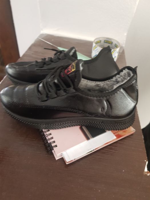 Adidași Imblanite