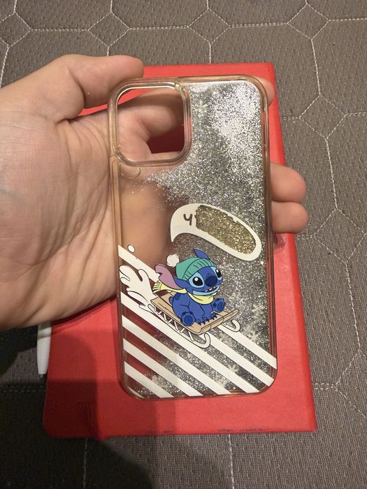 Husă iPhone 12 – design modern, protecție premium, stare excelentă