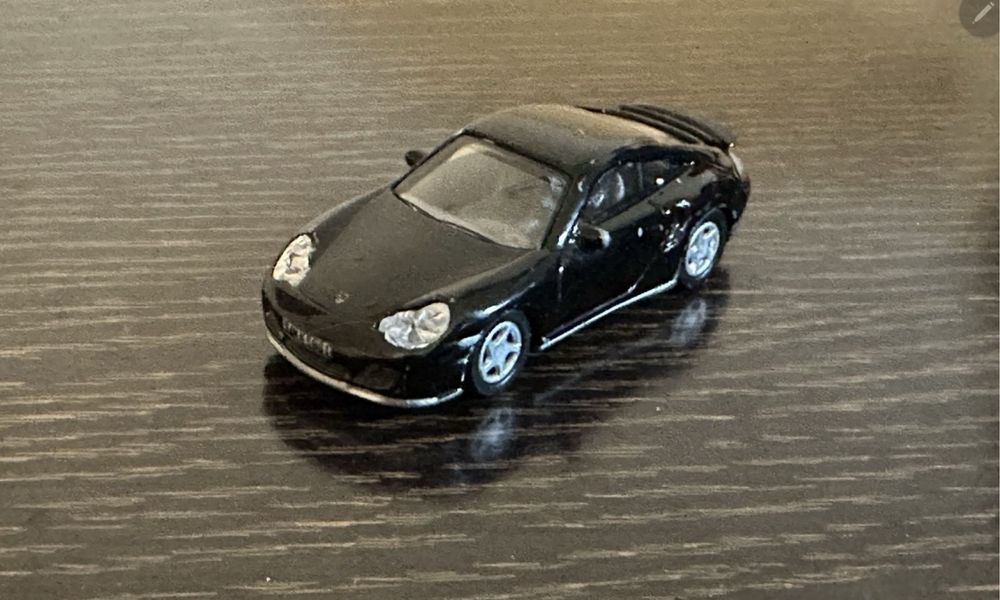 Machete auto CARARAMA 1/72