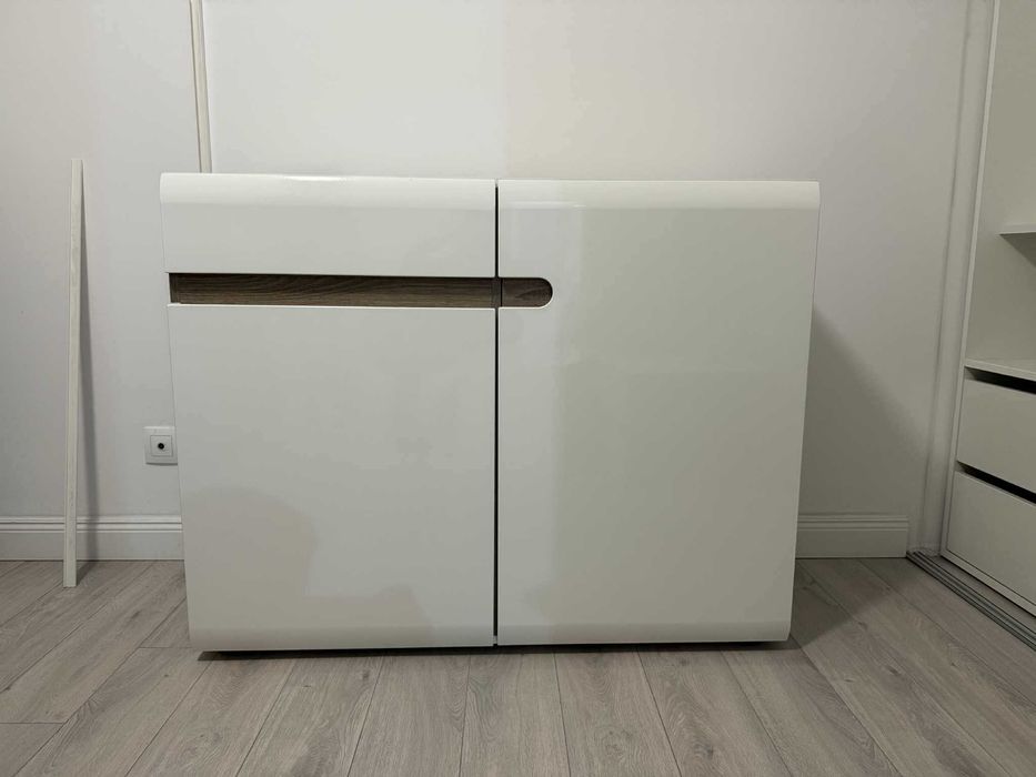 Set comoda dormitor si 2 noptiere