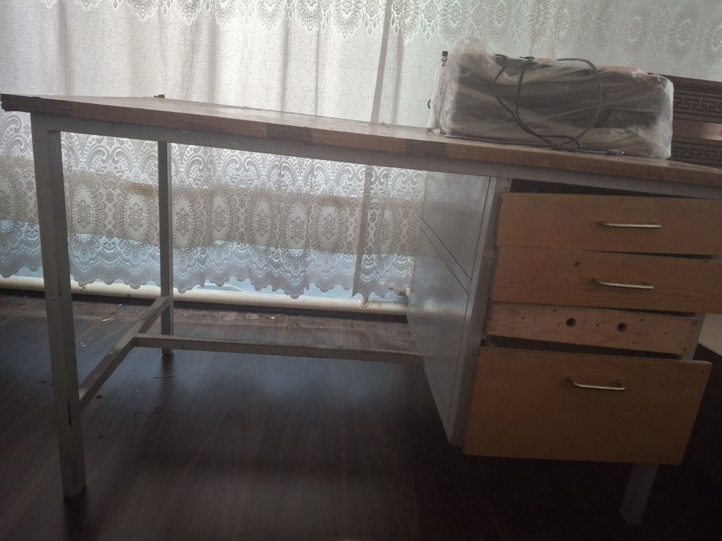 Temir stol sotilad