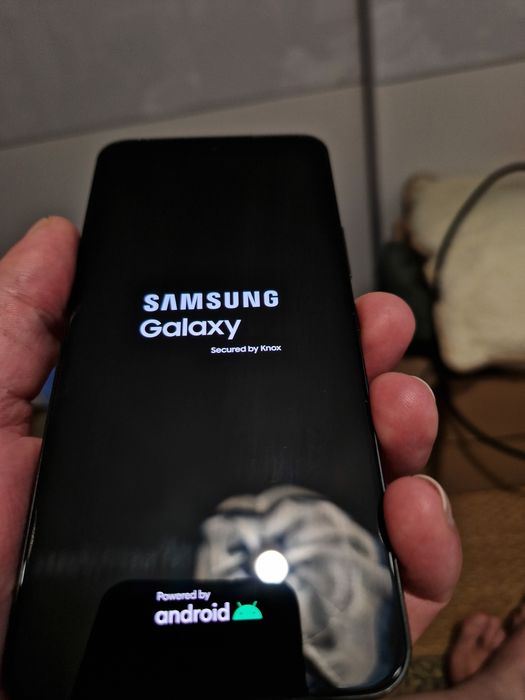 Vând Samsung Galaxy S22