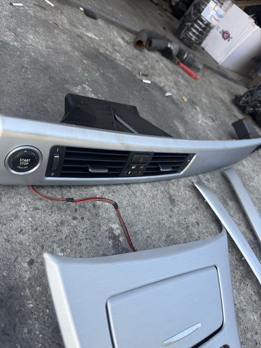 Интериорни лайстни драскан алумини бмв е90 е91 bmw e90 e91 laistni