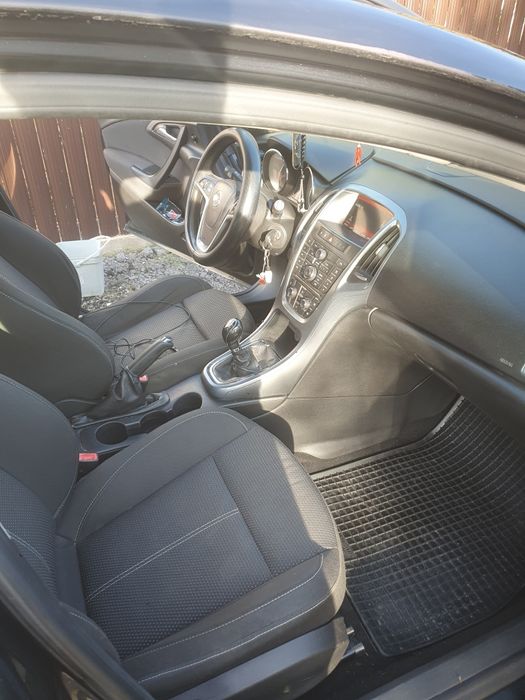 Opel astra j sport tourer 2015 negociabil 3250