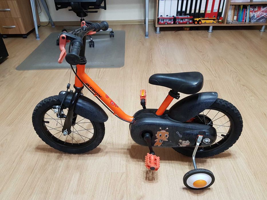 BICICLETĂ 14 INCH 3-7 ANI 500 ROBOT B'TWIN in stare buna.