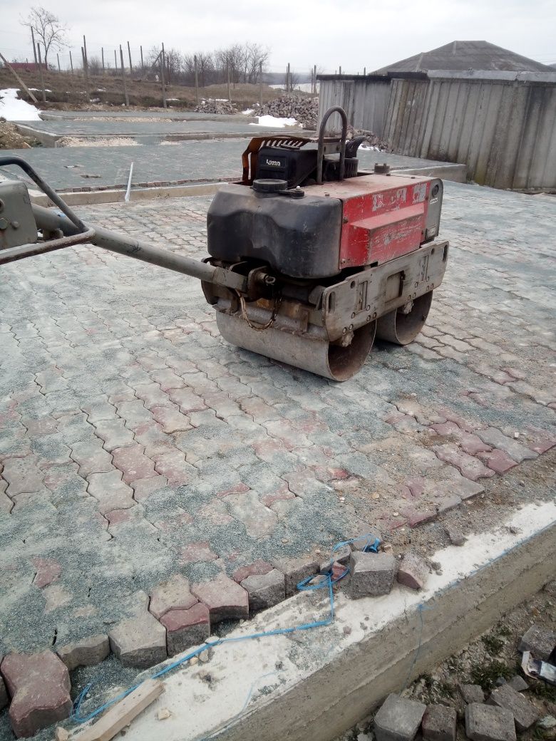 Cilindru compactor 1t , fundații,alei,parcări spatii înguste