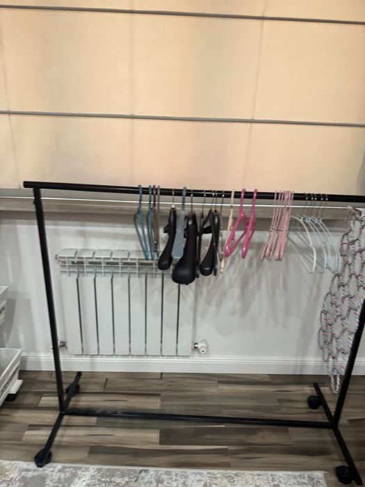 Вешалка напольная и обычная