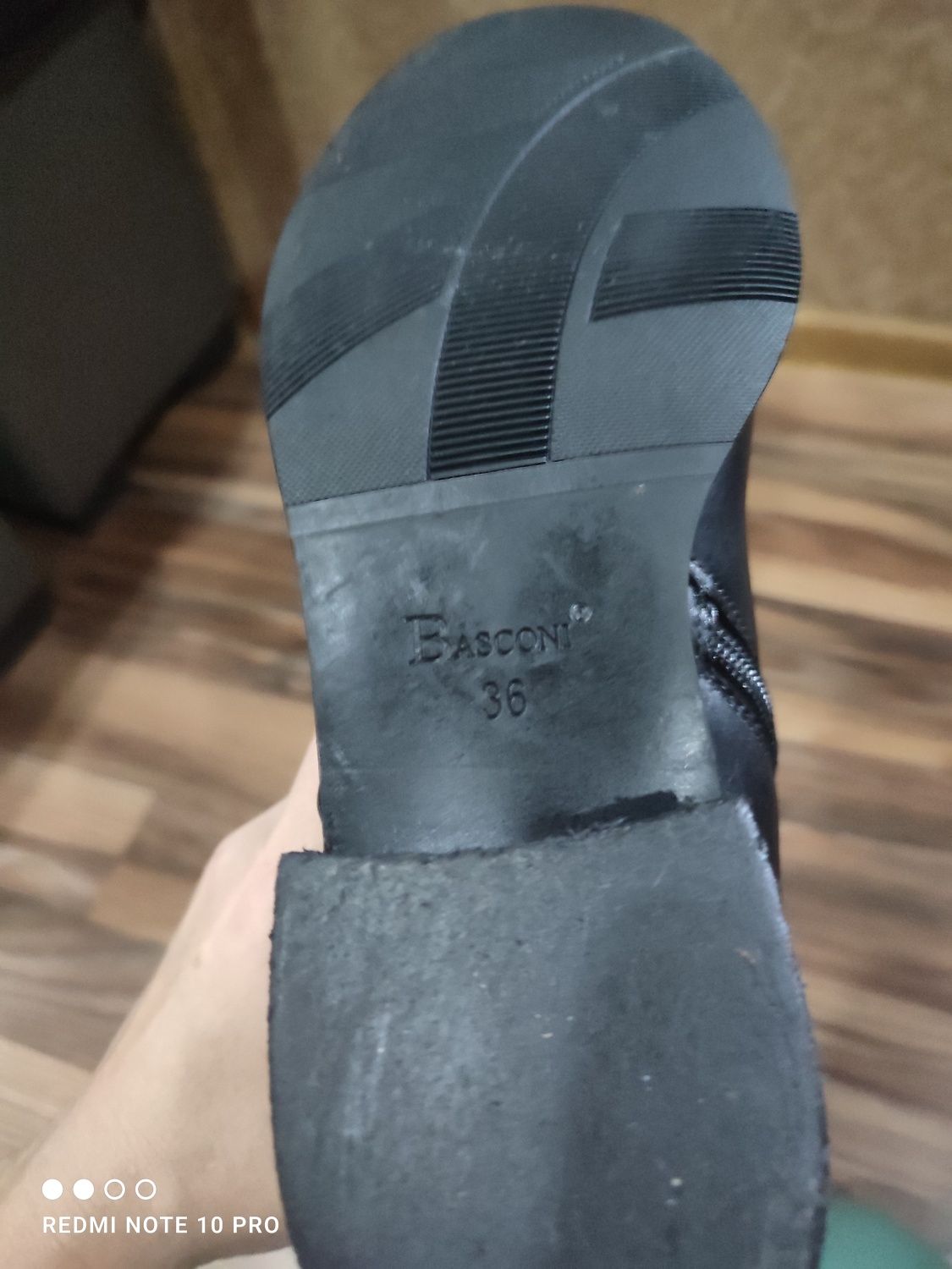 Продаются Сапоги Basconi