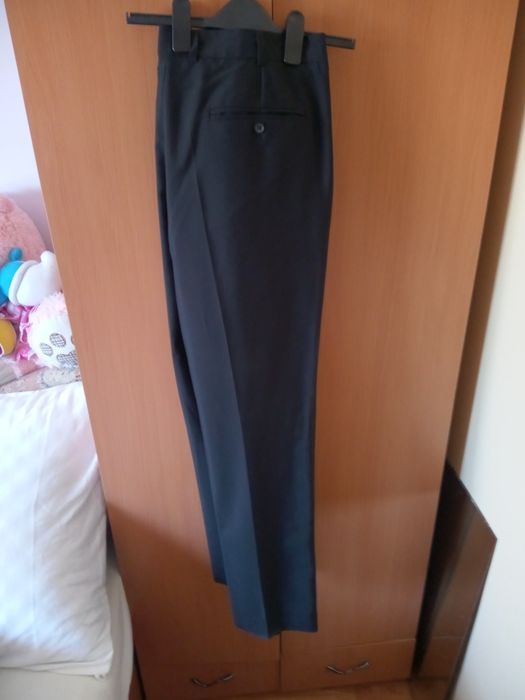 Costum bărbați Inedit stare foarte buna mărimi 44 haina și 52 pantalon